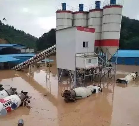 大雨過后，就知道混凝土攪拌站選址有多么重要了